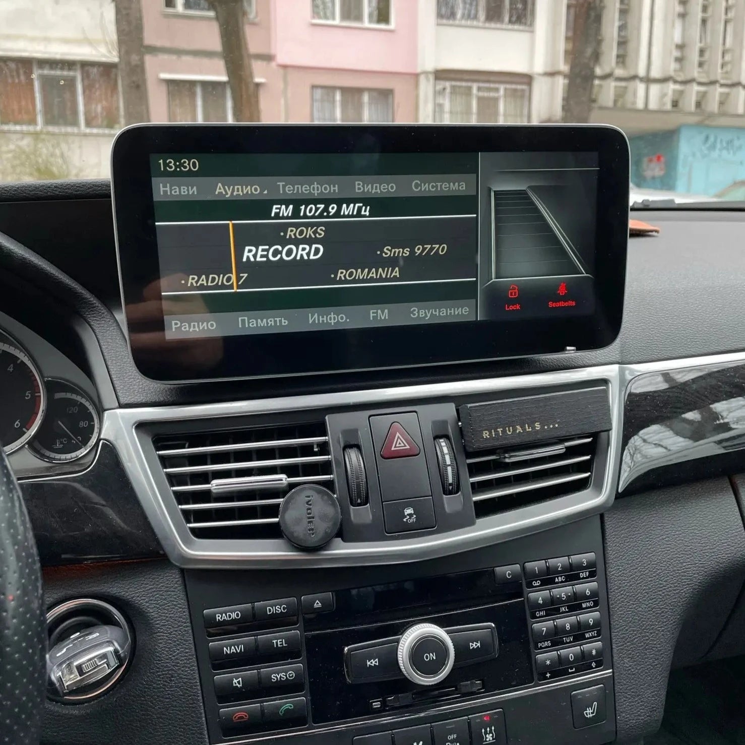 Mercedes-Benz E Class | 2009-2016 | Android Screen - Image 2