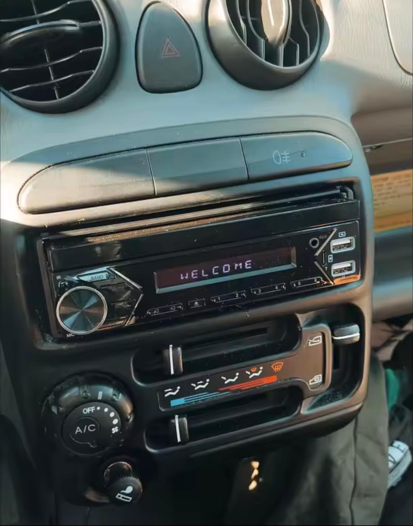 Universal 1 DIN Radio | Retractable 7 Inch Android Screen - Image 2