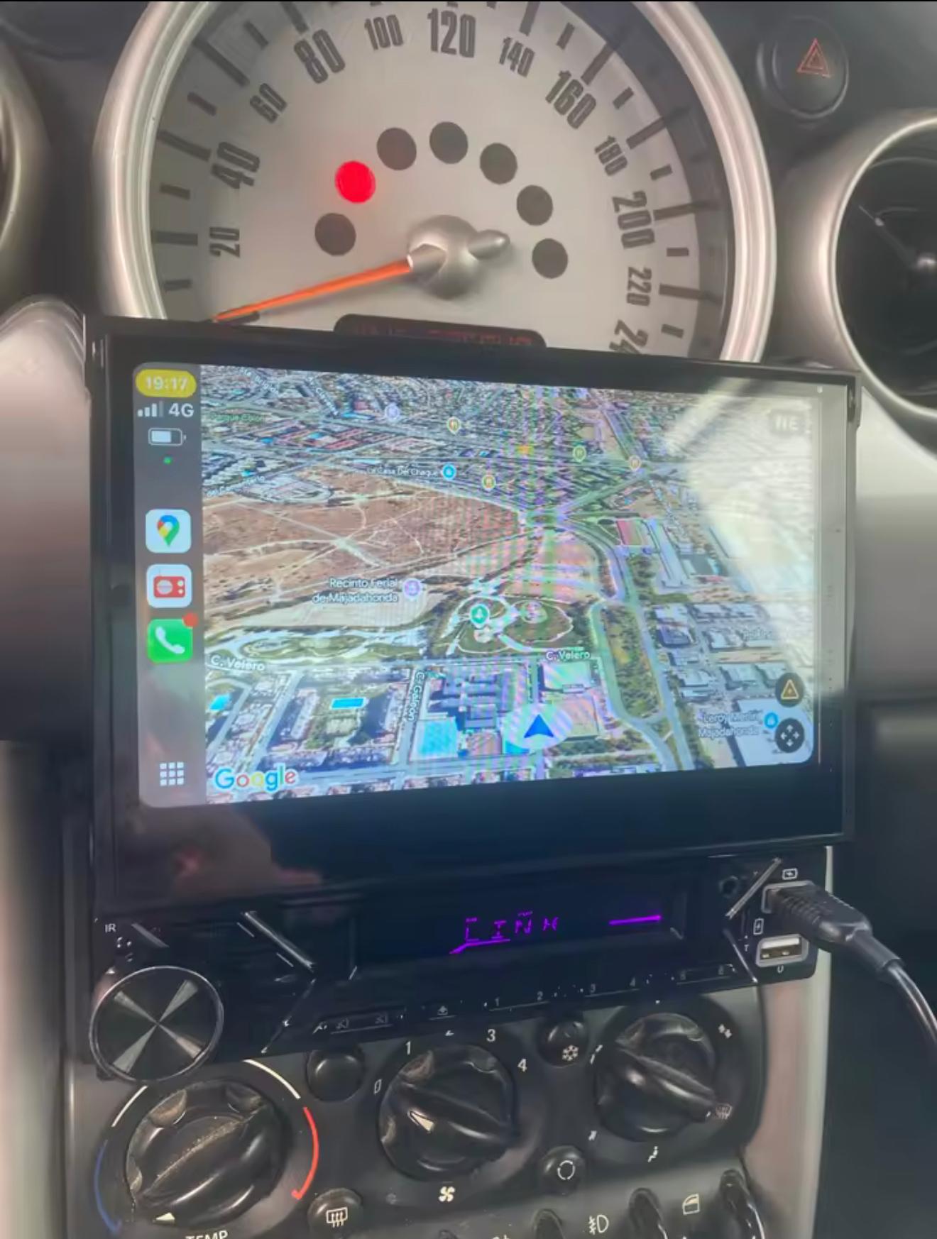 Universal 1 DIN Radio | Retractable 7 Inch Android Screen - Image 3